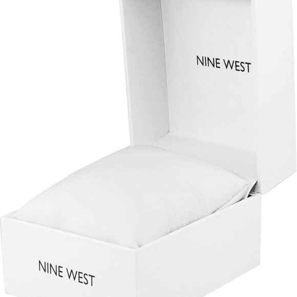 Chic Adjustable Silver Bracelet Watch for Women - Secure Clasp Design - Picture 4 of 4